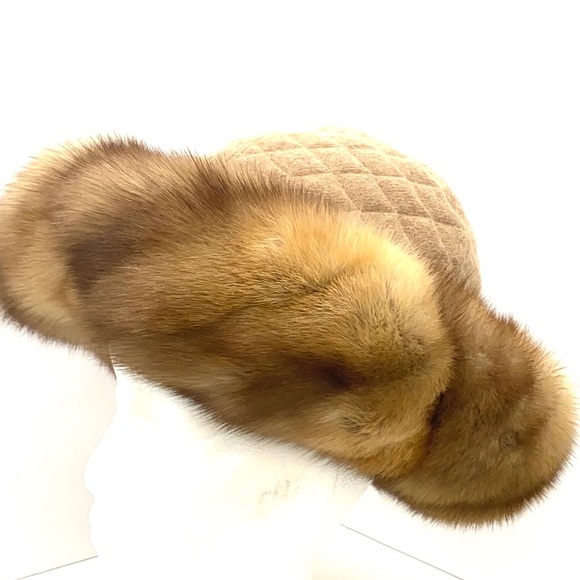 deCarlis Women's Fox Fur Roller Hat - Picture 8 of 12